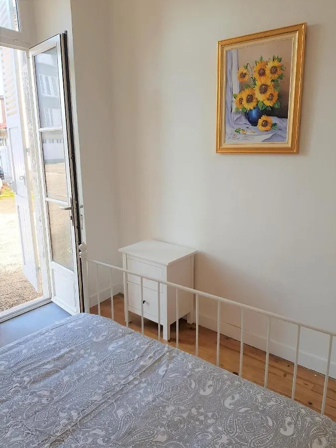 Issoire Centre, T2 Bergere Avec Parking Apartment